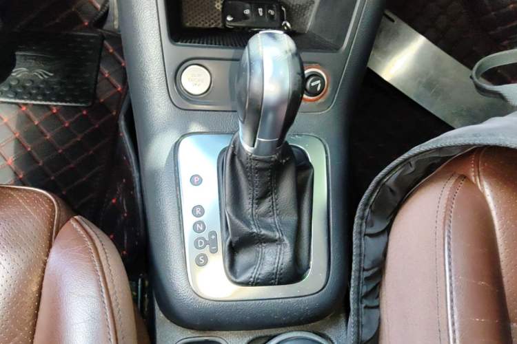 Used Volkswagen Tiguan 2015 1.8TSI Automatic Two-Wheel Drive Luxury Model Gear Lever