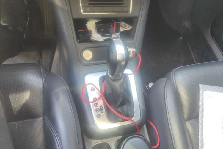 Used Volkswagen Tiguan 2015 1.8TSI Automatic Two-Wheel Drive Luxury Model Gear Lever