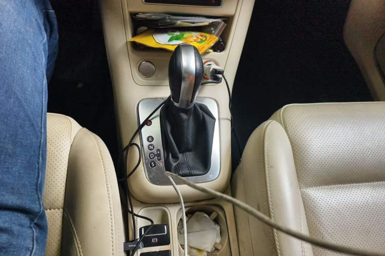 Used Volkswagen Tiguan 2015 1.8TSI Automatic Two-Wheel Drive Luxury Model Gear Lever
