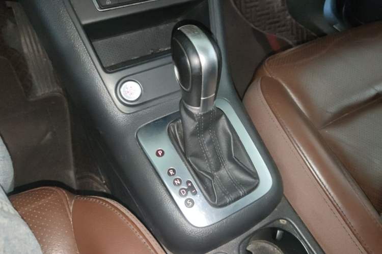 Used Volkswagen Tiguan 2015 1.8TSI Automatic Two-Wheel Drive Luxury Model Gear Lever