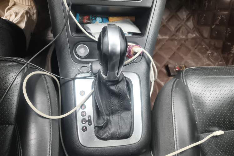 Used Volkswagen Tiguan 2015 1.8TSI Automatic Two-Wheel Drive Luxury Model Gear Lever