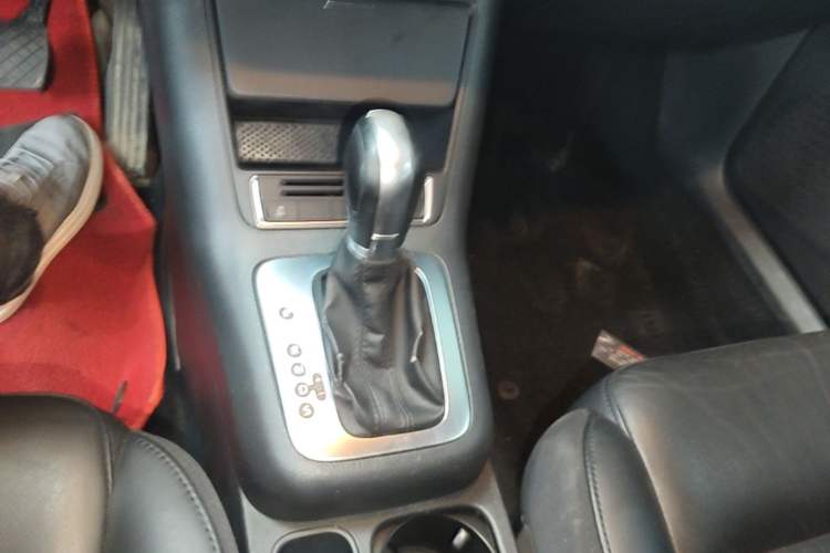 Used Volkswagen Tiguan 2015 1.8TSI Automatic Two-Wheel Drive Comfort Edition Gear Lever