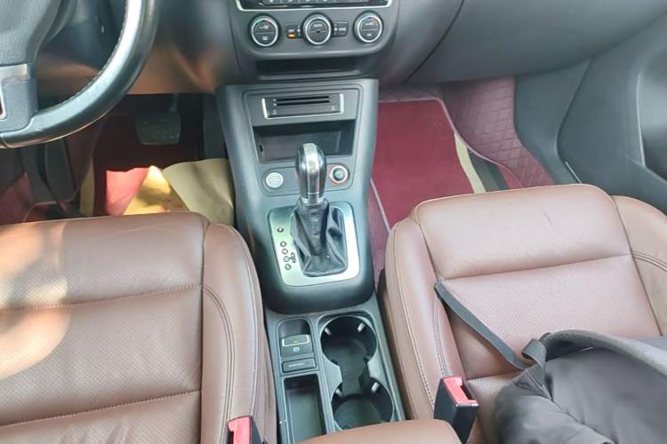 Used Volkswagen Tiguan 2015 1.8TSI Automatic Two-Wheel Drive Luxury Model Gear Lever
