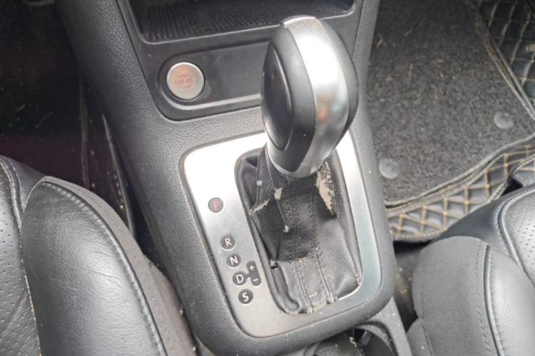 Used Volkswagen Tiguan 2015 1.8TSI Automatic Two-Wheel Drive Luxury Model Gear Lever