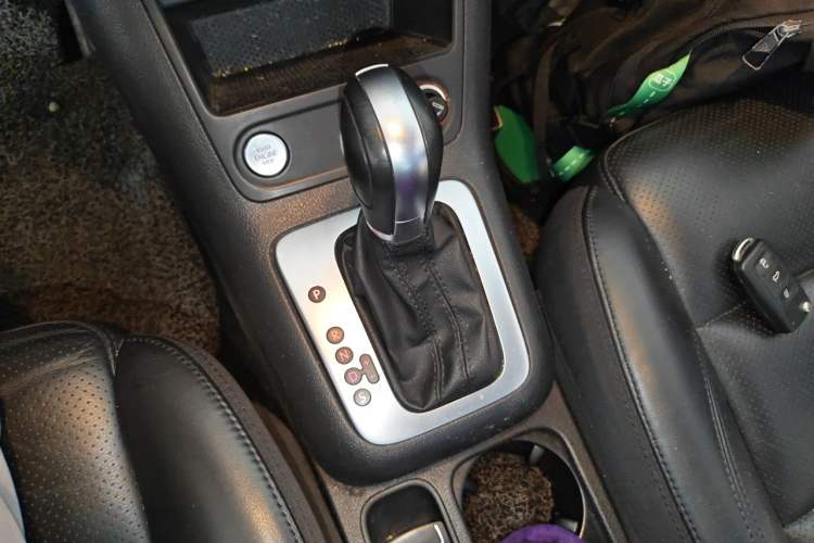 Used Volkswagen Tiguan 2015 1.8TSI Automatic Two-Wheel Drive Luxury Model Gear Lever