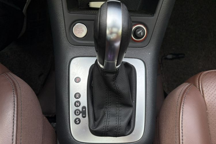 Used Volkswagen Tiguan 2015 1.8TSI Automatic Two-Wheel Drive Luxury Model Gear Lever