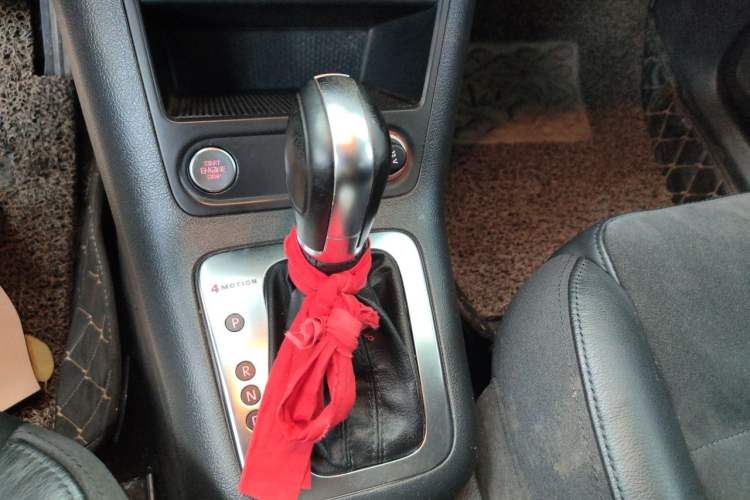 Used Volkswagen Tiguan 2015 2.0 TSI Automatic All-Wheel Drive Flagship Edition Gear Lever