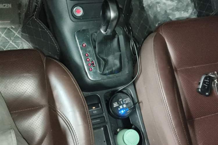 Used Volkswagen Tiguan 2015 1.8TSI Automatic Two-Wheel Drive Luxury Model Gear Lever