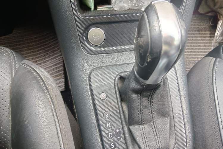 Used Volkswagen Tiguan 2015 1.8TSI Automatic Two-Wheel Drive Luxury Model Gear Lever