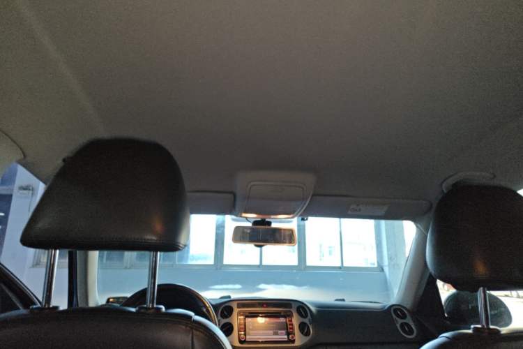 Used Volkswagen Tiguan 2015 1.8TSI Automatic Two-Wheel Drive Comfort Edition Headliner