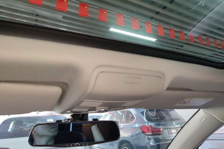Used Volkswagen Tiguan 2015 1.8TSI Automatic Two-Wheel Drive Luxury Model Headliner