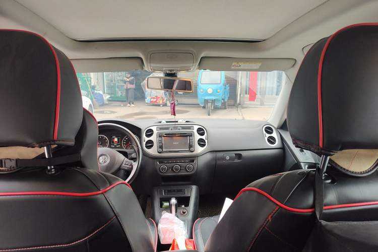 Used Volkswagen Tiguan 2015 1.8TSI Automatic Two-Wheel Drive Luxury Model Headliner
