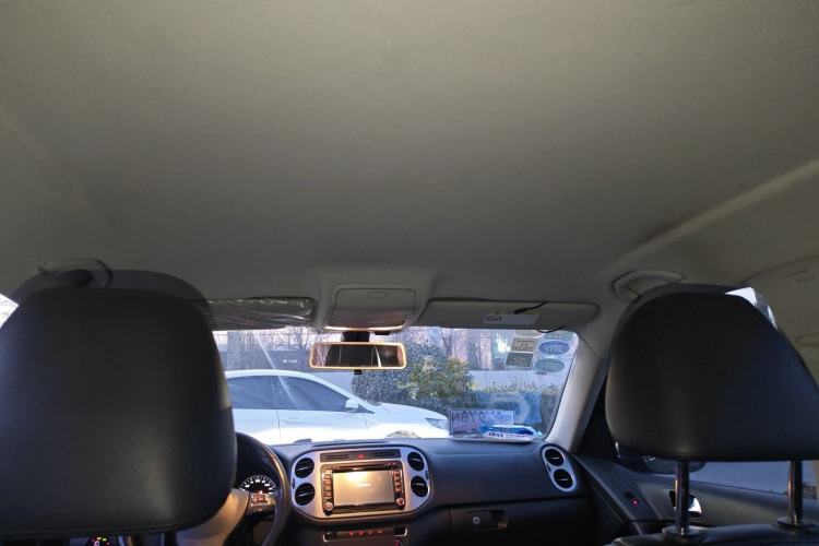 Used Volkswagen Tiguan 2015 1.8TSI Automatic Two-Wheel Drive Comfort Edition Headliner