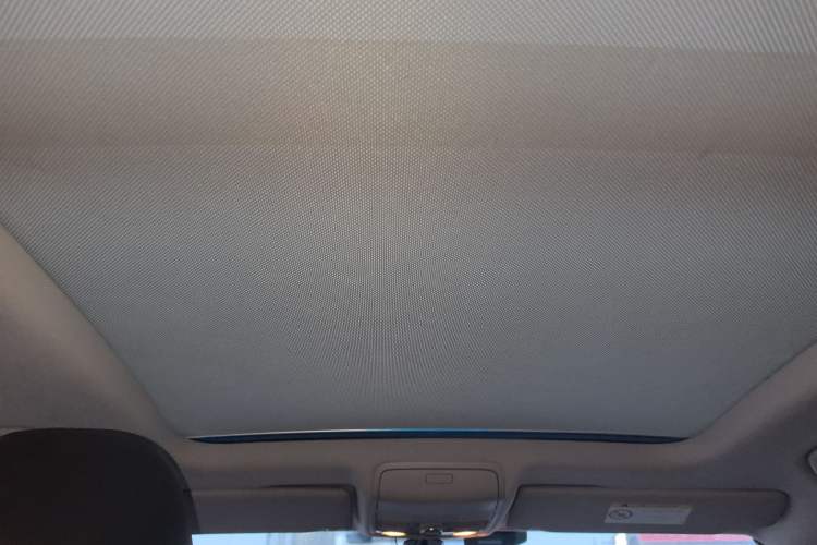 Used Volkswagen Tiguan 2015 1.8TSI Automatic All-Wheel-Drive Luxury Model Headliner