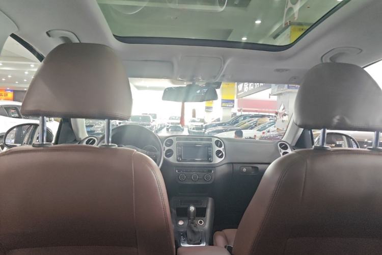 Used Volkswagen Tiguan 2015 1.8TSI Automatic Two-Wheel Drive Luxury Model Headliner