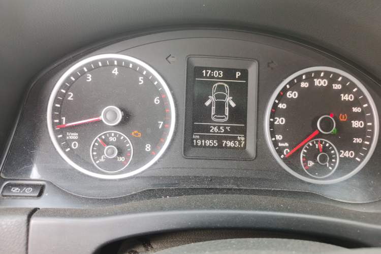 Used Volkswagen Tiguan 2015 1.8TSI Automatic Two-Wheel Drive Trend Edition Instrument Cluster