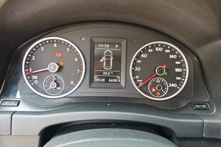 Used Volkswagen Tiguan 2015 1.8TSI Automatic Two-Wheel Drive Trend Edition Instrument Cluster