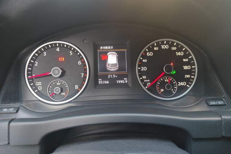 Used Volkswagen Tiguan 2015 1.8TSI Automatic Two-Wheel Drive Luxury Model Instrument Cluster