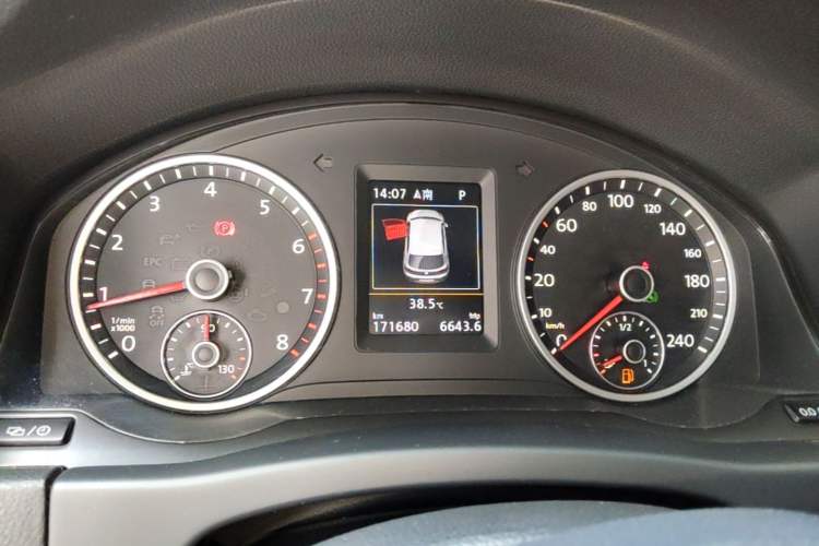 Used Volkswagen Tiguan 2015 1.8TSI Automatic Two-Wheel Drive Luxury Model Instrument Cluster