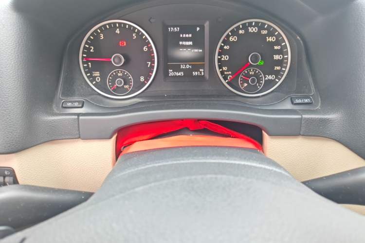 Used Volkswagen Tiguan 2015 1.8TSI Automatic Two-Wheel Drive Luxury Model Instrument Cluster