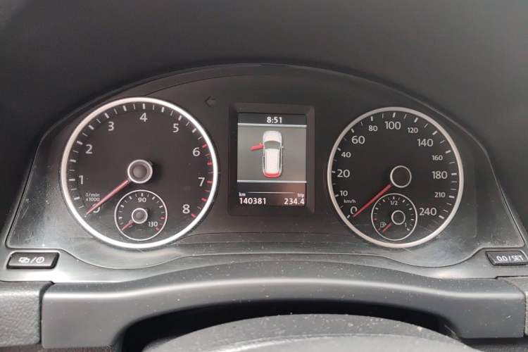 Used Volkswagen Tiguan 2015 2.0 TSI Automatic All-Wheel Drive Flagship Edition Instrument Cluster