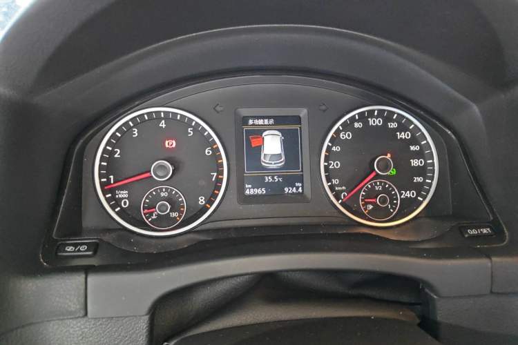 Used Volkswagen Tiguan 2015 1.8TSI Automatic Two-Wheel Drive Luxury Model Instrument Cluster