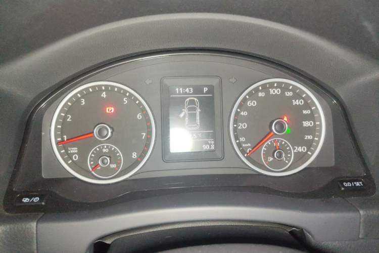 Used Volkswagen Tiguan 2015 1.8TSI Automatic Two-Wheel Drive Trend Edition Instrument Cluster