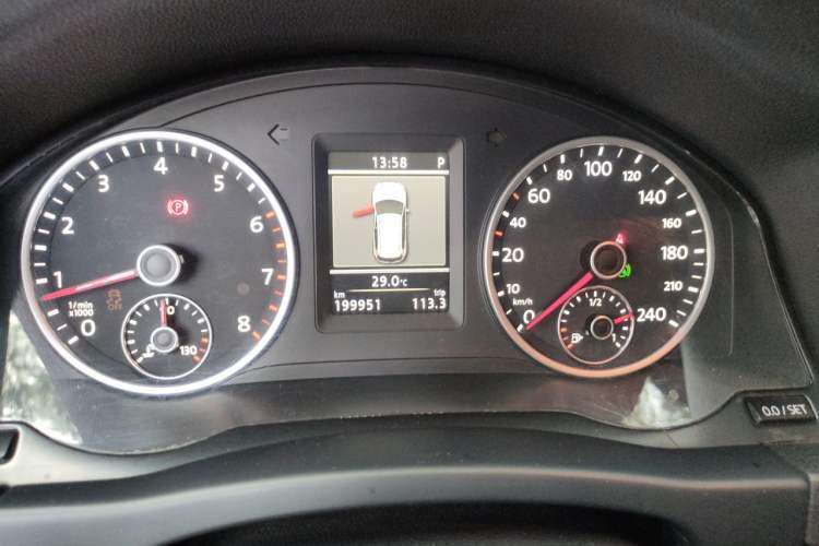 Used Volkswagen Tiguan 2015 2.0 TSI Automatic All-Wheel Drive Flagship Edition Instrument Cluster