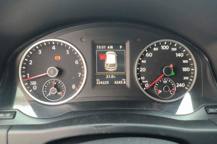 Used Volkswagen Tiguan 2015 2.0 TSI Comfort Edition Instrument Cluster