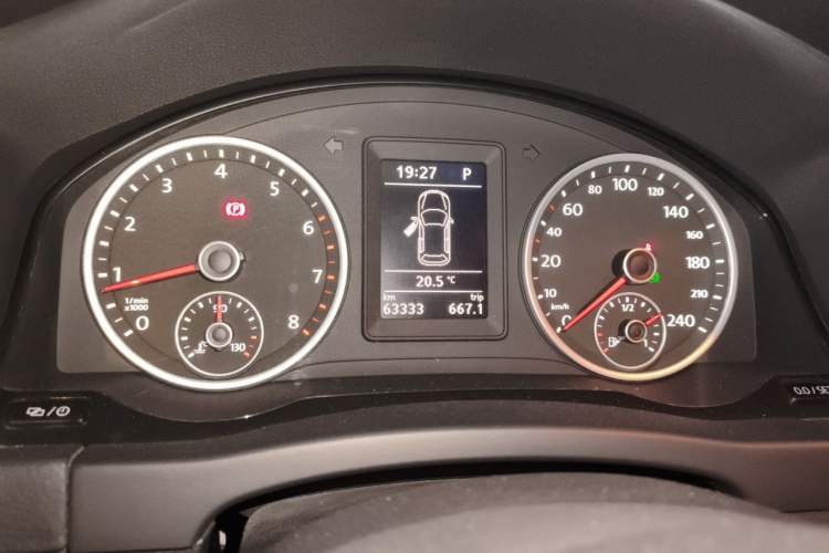 Used Volkswagen Tiguan 2015 1.8TSI Automatic Two-Wheel Drive Comfort Edition Instrument Cluster