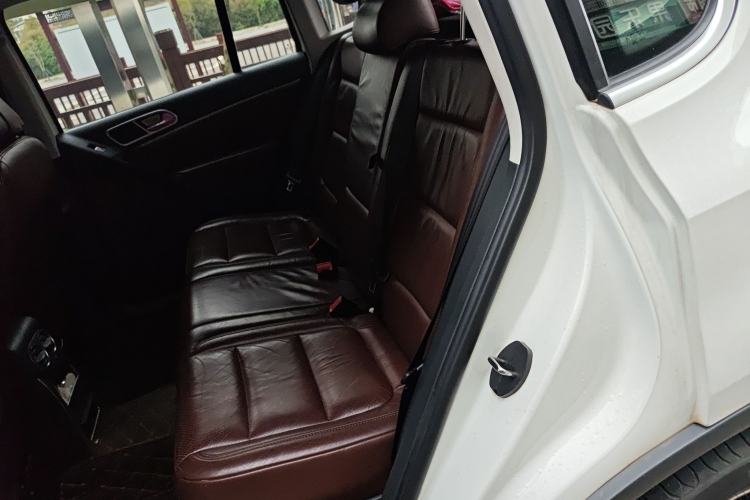 Used Volkswagen Tiguan 2015 1.8TSI Automatic Two-Wheel Drive Luxury Model Interior 4