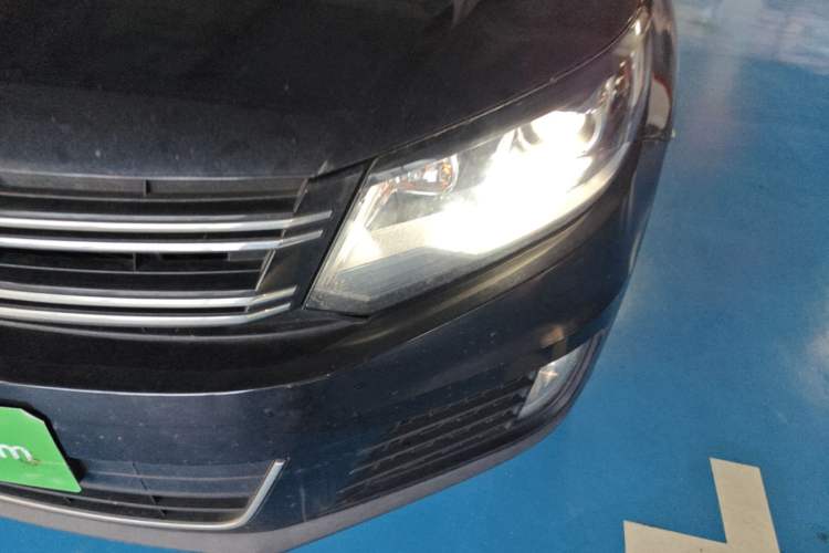 Used Volkswagen Tiguan 2015 1.8TSI Automatic Two-Wheel Drive Comfort Edition Left Front Headlight