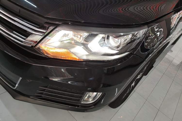 Used Volkswagen Tiguan 2015 1.8TSI Automatic Two-Wheel Drive Luxury Model Left Front Headlight
