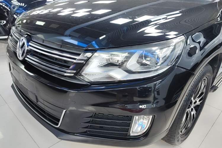 Used Volkswagen Tiguan 2015 1.8TSI Automatic All-Wheel-Drive Luxury Model Left Front Headlight