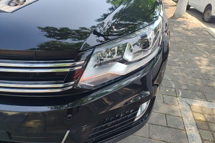 Used Volkswagen Tiguan 2015 1.8TSI Automatic Two-Wheel Drive Luxury Model Left Front Headlight