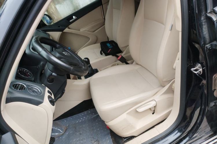 Used Volkswagen Tiguan 2015 1.8TSI Manual Two-Wheel Drive Fashion Edition Left Front Seat