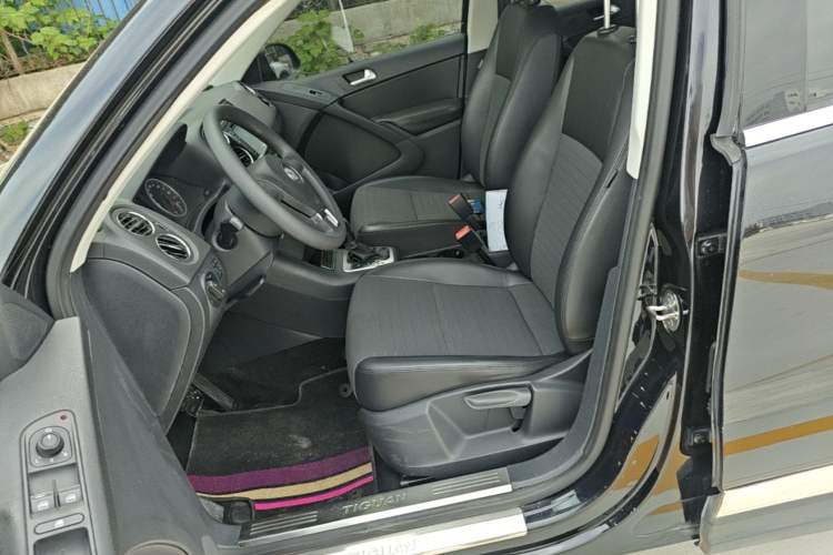 Used Volkswagen Tiguan 2015 1.8TSI Automatic Two-Wheel Drive Trend Edition Left Front Seat