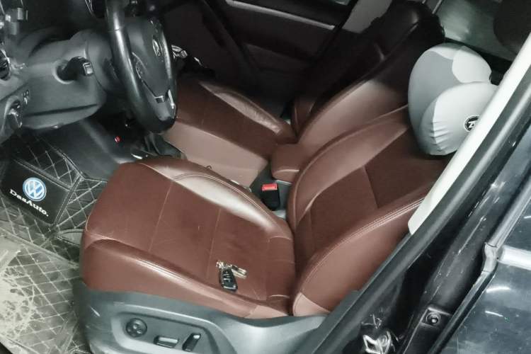 Used Volkswagen Tiguan 2015 1.8TSI Automatic Two-Wheel Drive Luxury Model Left Front Seat