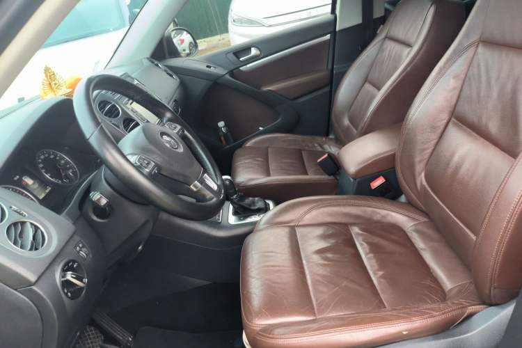 Used Volkswagen Tiguan 2015 2.0 TSI Comfort Edition Left Front Seat