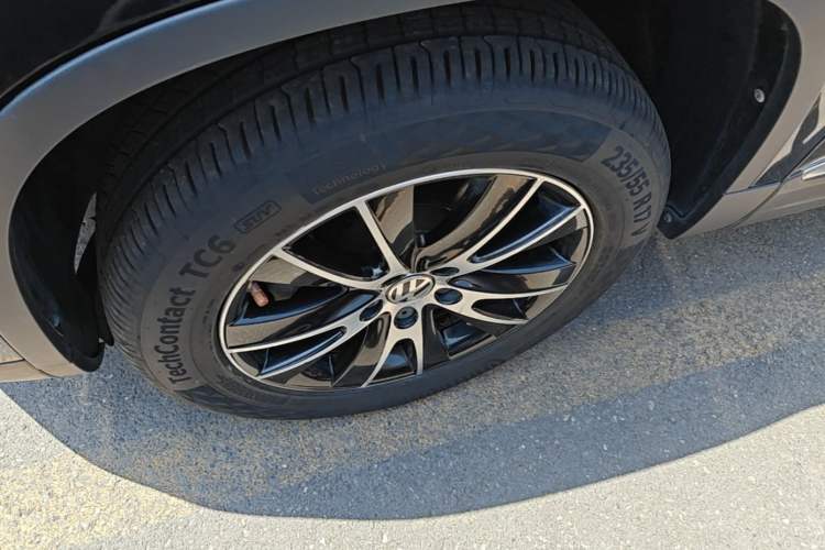 Used Volkswagen Tiguan 2015 1.8TSI Automatic Two-Wheel Drive Luxury Model Left Front Wheel Hub