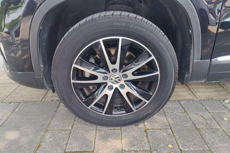 Used Volkswagen Tiguan 2015 1.8TSI Automatic Two-Wheel Drive Luxury Model Left Front Wheel Hub
