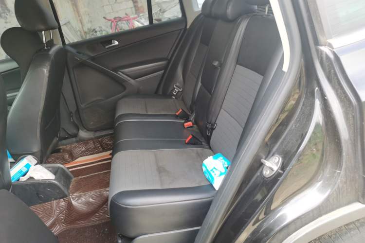 Used Volkswagen Tiguan 2015 1.8TSI Automatic Two-Wheel Drive Trend Edition Left Rear Seat