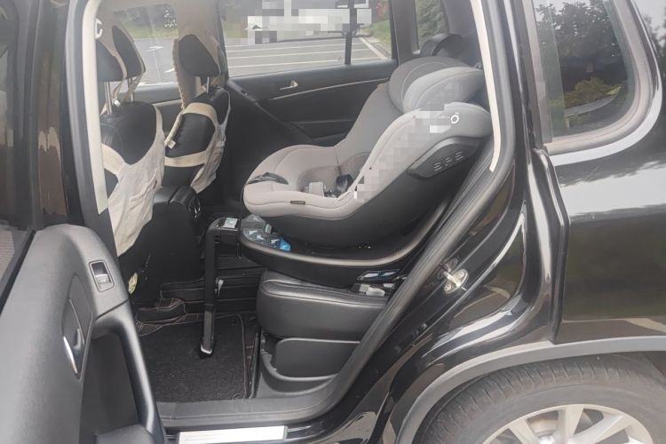 Used Volkswagen Tiguan 2015 1.8TSI Manual Two-Wheel-Drive Limited Edition Left Rear Seat