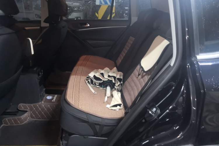 Used Volkswagen Tiguan 2015 1.8TSI Automatic All-Wheel Drive Style Vision Edition Left Rear Seat