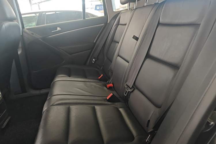 Used Volkswagen Tiguan 2015 1.8TSI Automatic Two-Wheel Drive Luxury Model Left Rear Seat