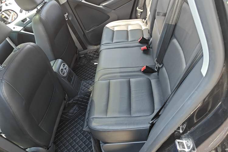 Used Volkswagen Tiguan 2015 1.8TSI Automatic Two-Wheel Drive Luxury Model Left Rear Seat
