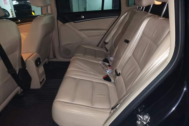 Used Volkswagen Tiguan 2015 1.8TSI Automatic Two-Wheel Drive Comfort Edition Left Rear Seat