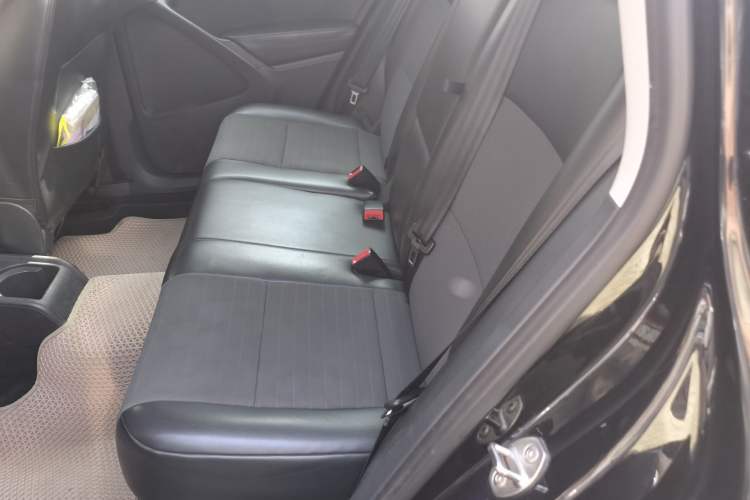 Used Volkswagen Tiguan 2015 1.8TSI Automatic Two-Wheel Drive Trend Edition Left Rear Seat