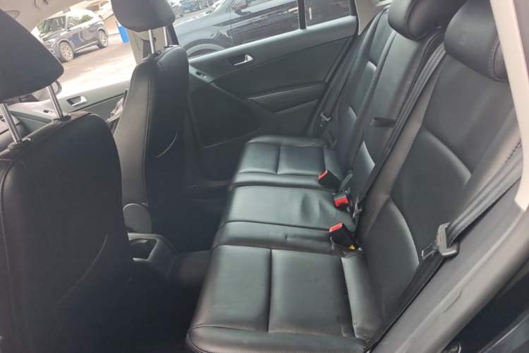 Used Volkswagen Tiguan 2015 1.8TSI Automatic Two-Wheel Drive Trend Edition Left Rear Seat