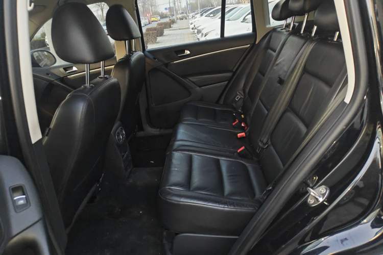 Used Volkswagen Tiguan 2015 1.8TSI Automatic Two-Wheel Drive Comfort Edition Left Rear Seat